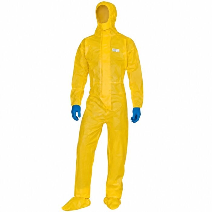 Combinaison de protection jaune et gants bleus DT300 DELTACHEM Chemical Protective Coveralls